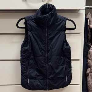 Vuori Women's black insulated Vest